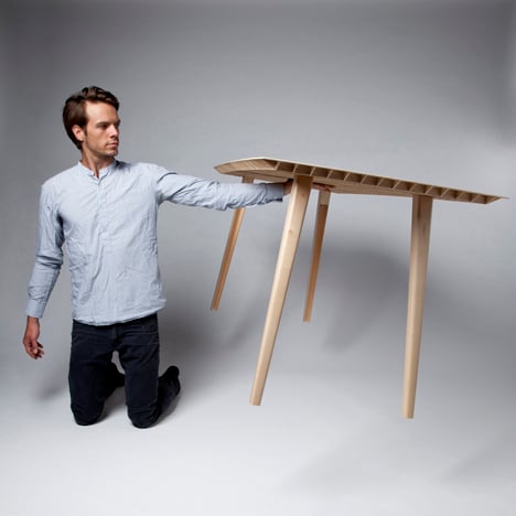Wooden table by Ruben Beckers weighs just 4.5 kilograms