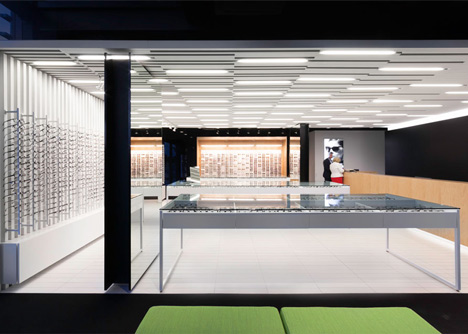 La SHED Architecture separates eye clinic into black and white zones