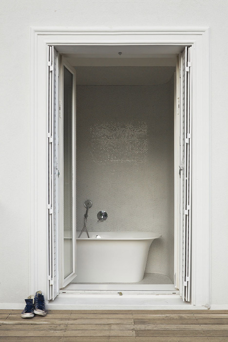 Maison a Vincennes by Atelier Zundel Cristea features glass-walled extension