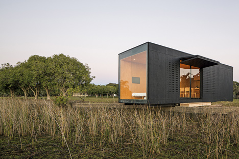 Minimod-modular-mobile-home-by-MAPA-Architects_dezeen_8.jpg