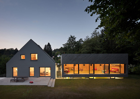 Multi family house in Eichgraben by Franz Architekten