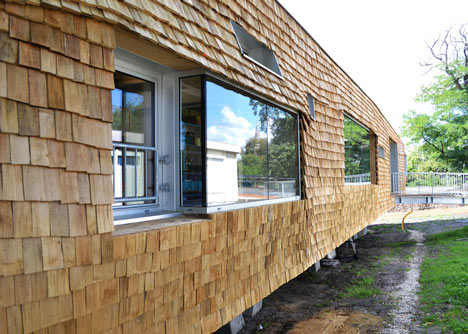 School building clad in chestnut tiles by Dauphins