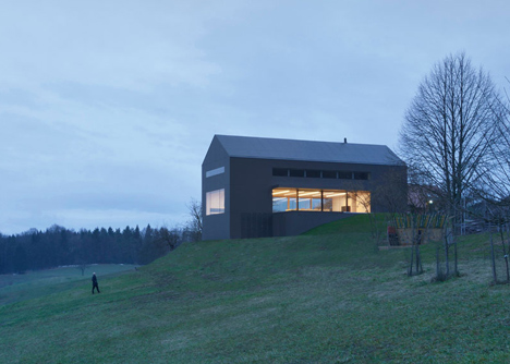 Black Barn by Arhitektura d.o.o. provides panoramic views of the Slovenian countryside
