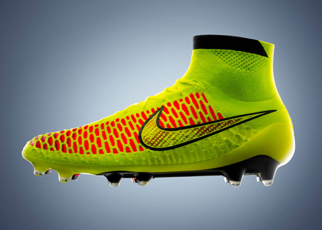 Nike adapts launch knitted football boot