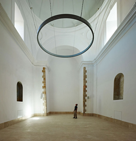 Restoration and adaptation of a 16th century Chapel in Brihuega by Adam Bresnick