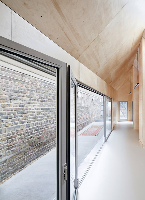 School gatehouse built on a strict budget by Jonathan Tuckey Design