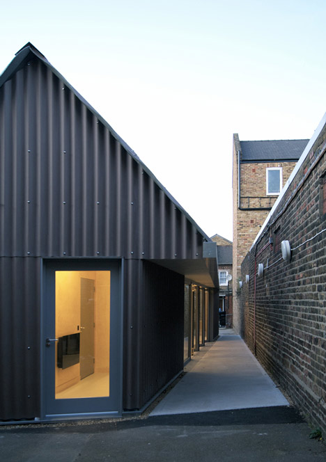 School gatehouse built on a strict budget by Jonathan Tuckey Design