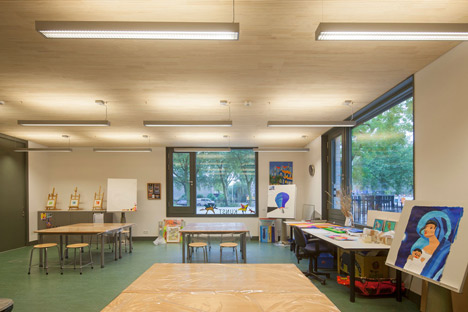 School in Rotterdam decorated with tiles based on traditional Dutch patterns
