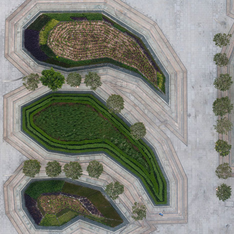 Abu Dhabi plaza by Martha Schwartz Partners features teardrop-shaped landscaping