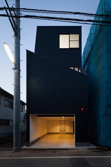 House in Fukasawa by LEVEL Architects