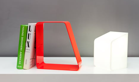 Zanocchi & Starke combine desktop bookcase and battery-powered lamp