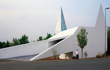 Church by Schneider+Schumacher based on motorway signage looks like Batman