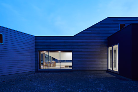 E House by Hannat Architects