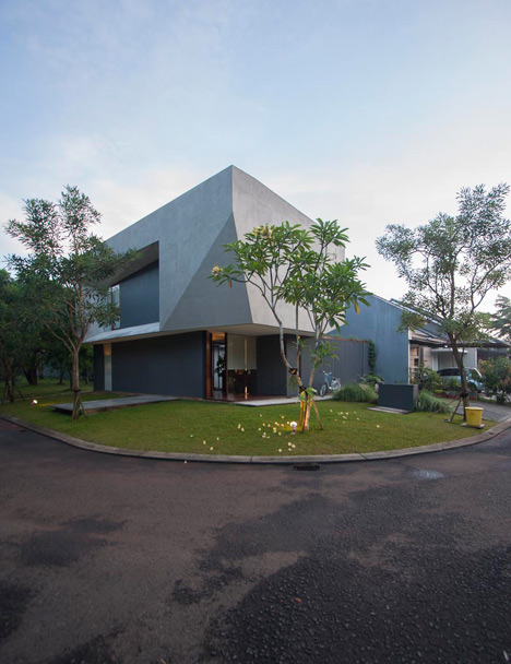 Trimmed Reform House Indonesia by SUB