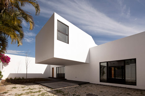 House by ATELIER ARS° in Mexico