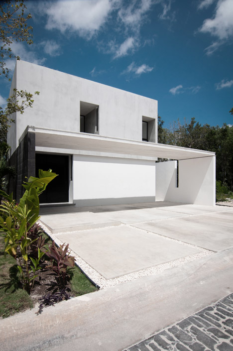 House-in-Cancun-Mexico-by-Warm-Architects