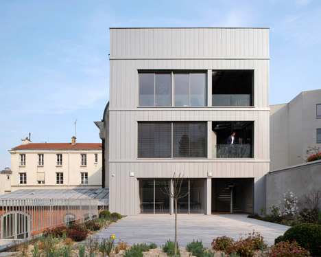 Refurbishment and extension of the City Hall of Pre Saint-Gervais by Zoomfactor Architectes