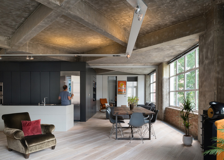 Apartment By Inside Out Architecture, How To Do Exposed Concrete Ceiling