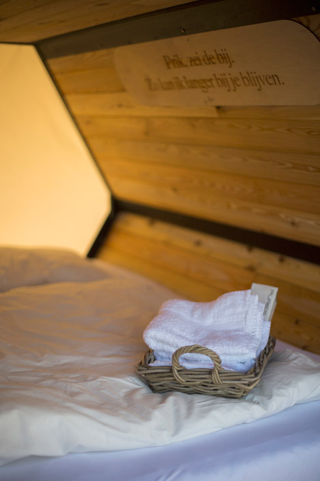B-and-Bee stackable sleeping cells for festivals