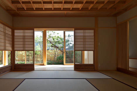House of Nagahama by Takashi Okuno