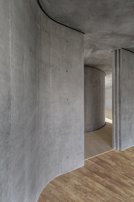 Concrete House P in Mexico by Cherem
