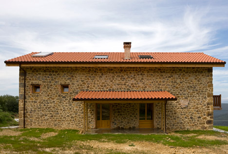 House in Cantabria by 2260mm, Manel Casellas and Mar Puig de la Bellacasa