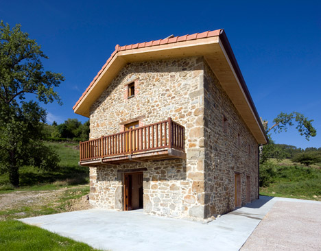 House in Cantabria by 2260mm, Manel Casellas and Mar Puig de la Bellacasa