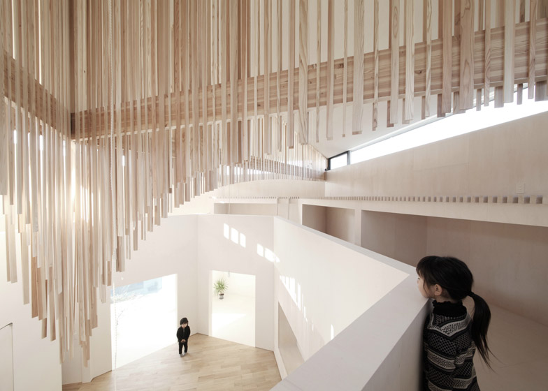 Wooden slats add sculptural ceiling to Katsutoshi Sasaki's Koro House
