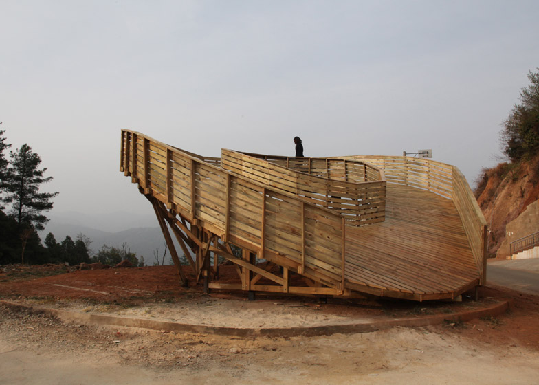 Looping wooden viewing platform in China built by students ...