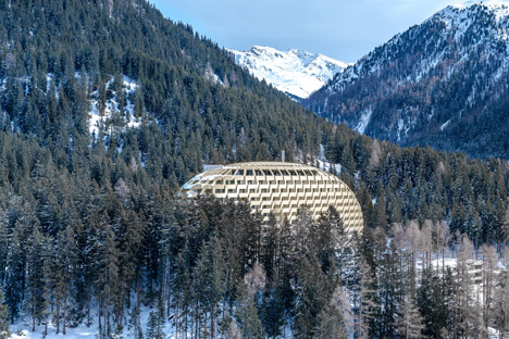 Davos Hotel by OIKIOS