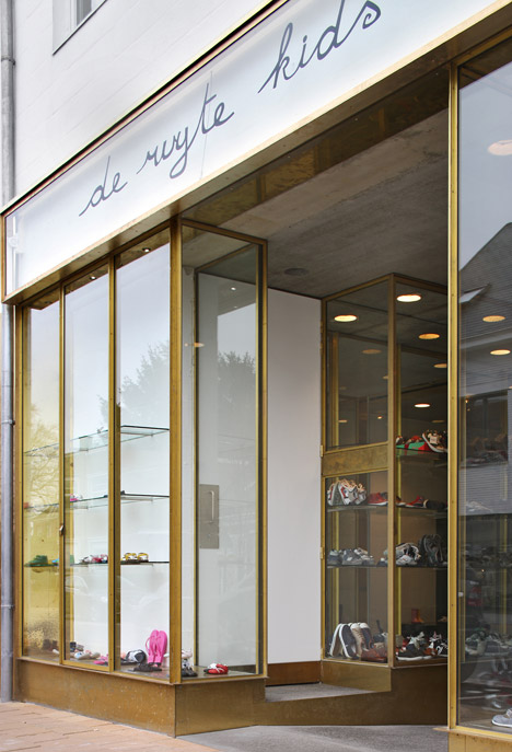 Deruyte Childrens Shoe Shop by ONO