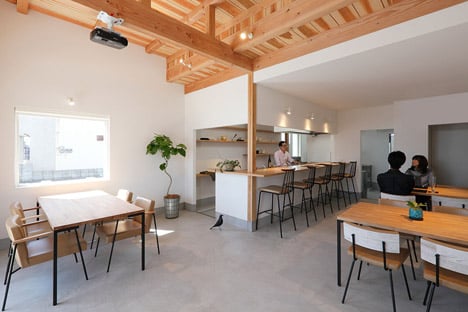Higashihayashiguchi Dwelling with shop by ALTS Design Office