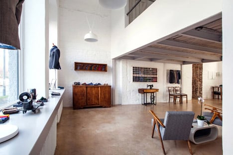 Old sewing factory renovation by Grzegorz Layer