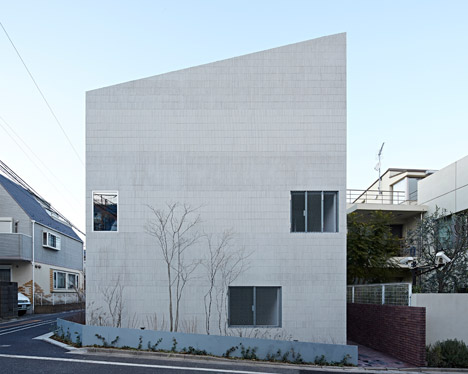 RC structured apartment building in Tokyo by Oggi