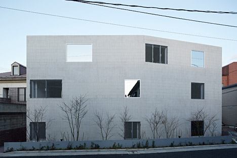 RC structured apartment building in Tokyo by Oggi
