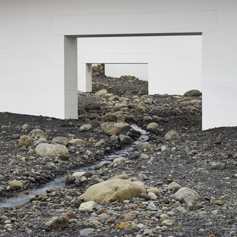Riverbed-by-Olafur-Eliasson_dezeen_468_SQ2