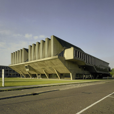 Aula TU Delft by Van den Broek en Bakema