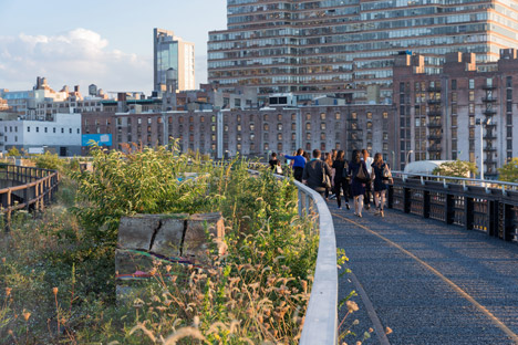 The-High-Line-at-the-Rail-Yards_dezeen_468_10