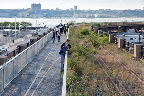 The-High-Line-at-the-Rail-Yards_dezeen_468_7