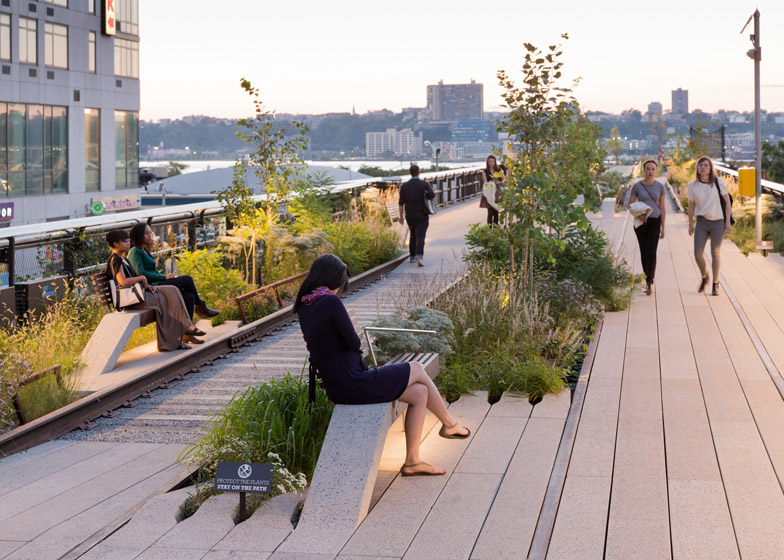 The High Line at the Rail Yards