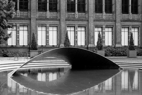 Zaha Hadid's wave installation at the V&A for London Design Festival 2014