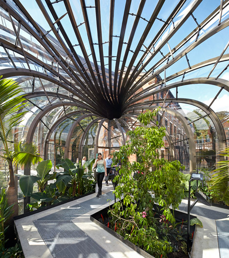 Bombay Sapphire by Thomas Heatherwick - photographed by Hufton and Crow