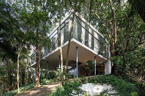 Glass House, São Paulo by Lina Bo Bardi