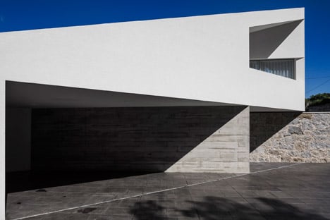 Taíde House by Rui Vieira Oliveira and Vasco Manuel Fernandes