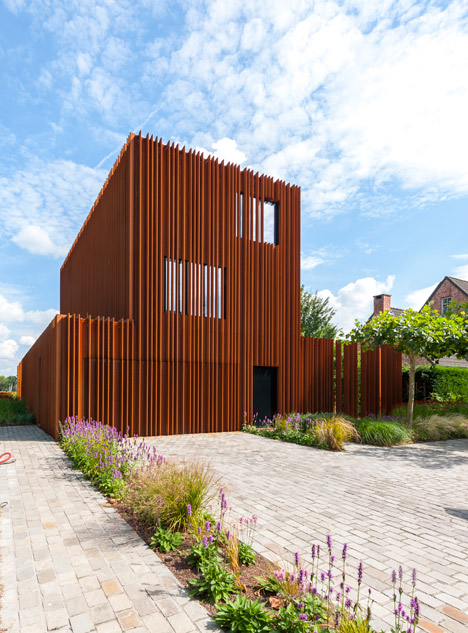 The-Corten-House-by-DMOA-architects_dezeen_468_3