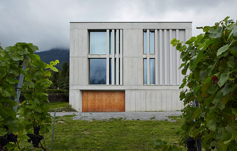 Villa MM by Feliz Architects