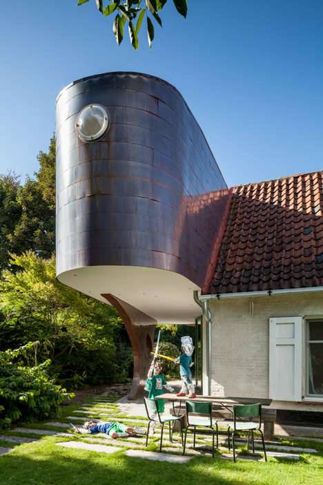 A-copper-annex-to-a-fermette-by-Vens-Vanbelle-architecture_dezeen