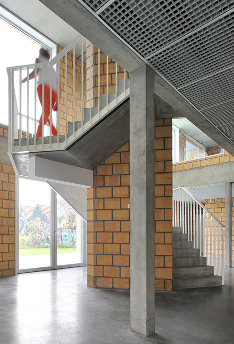 Cultural Center de Neerbeek by Urbain Architectencollectief