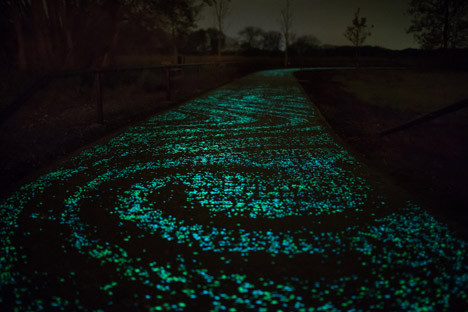 Daan Roosegaarde's Van Gogh Bicycle Path