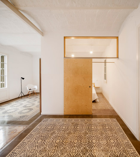 Eixample apartment renovation in Barcelona by Adrian Elizalde